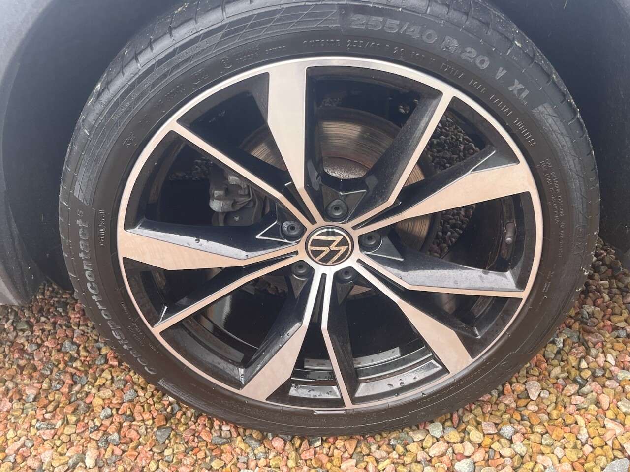A 2022 VOLKSWAGEN TIGUAN 1.5 TSI R-Line SUV 5dr Petrol DSG Euro 6 (s/s) (150 ps) A 2022 VOLKSWAGEN TIGUAN 1.5 TSI R-Line SUV 5dr Petrol DSG Euro 6 (s/s) (150 ps)