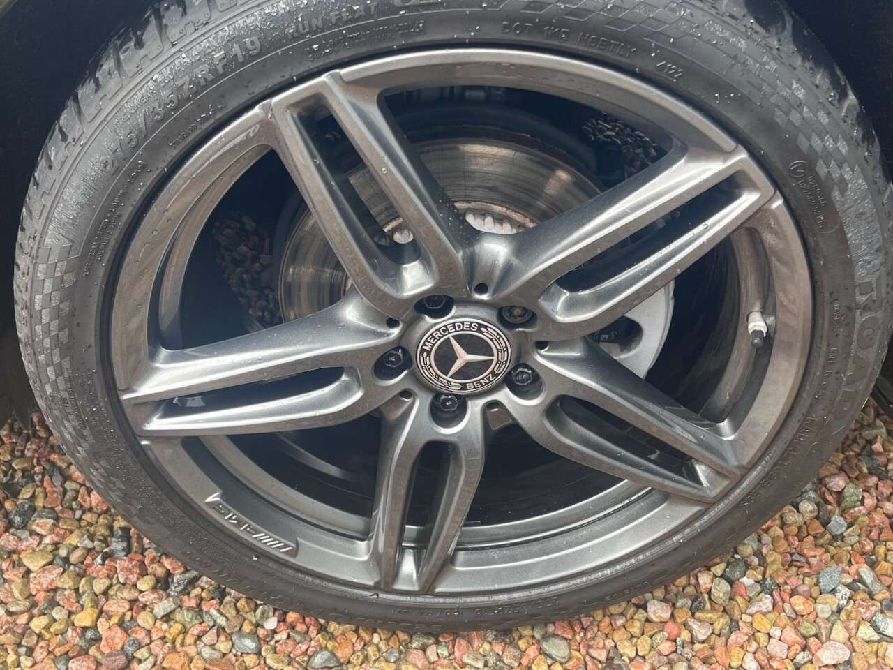 A 2019 MERCEDES-BENZ E-CLASS 2.0 E200 AMG Line Saloon 4dr Petrol G-Tronic+ Euro 6 (s/s) (184 ps) A 2019 MERCEDES-BENZ E-CLASS 2.0 E200 AMG Line Saloon 4dr Petrol G-Tronic+ Euro 6 (s/s) (184 ps)