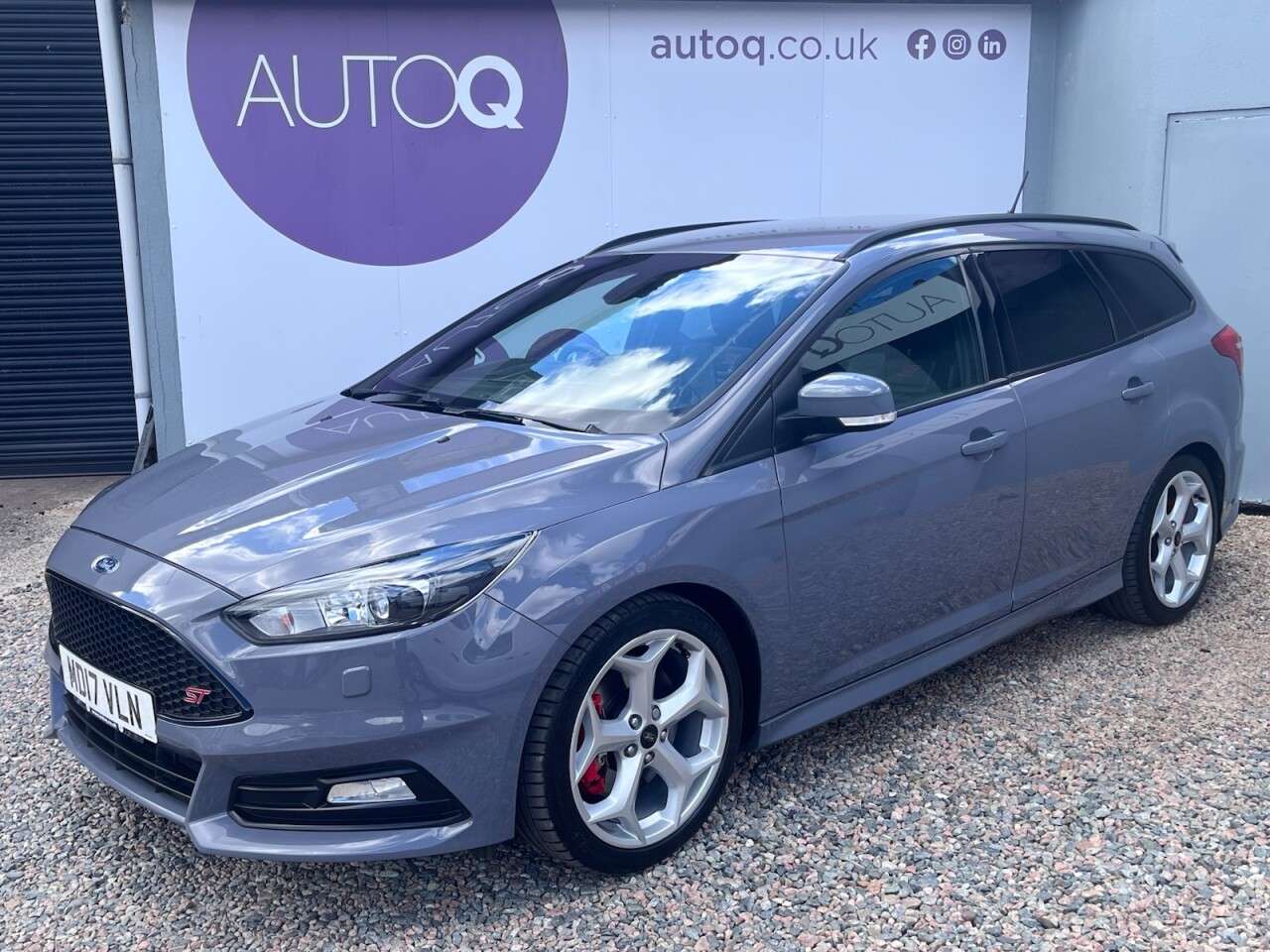 A 2017 FORD FOCUS 2.0 TDCi ST-3 Estate 5dr Diesel Manual Euro 6 (s/s) (185 ps) A 2017 FORD FOCUS 2.0 TDCi ST-3 Estate 5dr Diesel Manual Euro 6 (s/s) (185 ps)