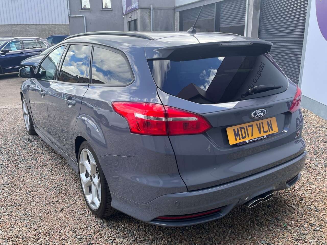 A 2017 FORD FOCUS 2.0 TDCi ST-3 Estate 5dr Diesel Manual Euro 6 (s/s) (185 ps) A 2017 FORD FOCUS 2.0 TDCi ST-3 Estate 5dr Diesel Manual Euro 6 (s/s) (185 ps)