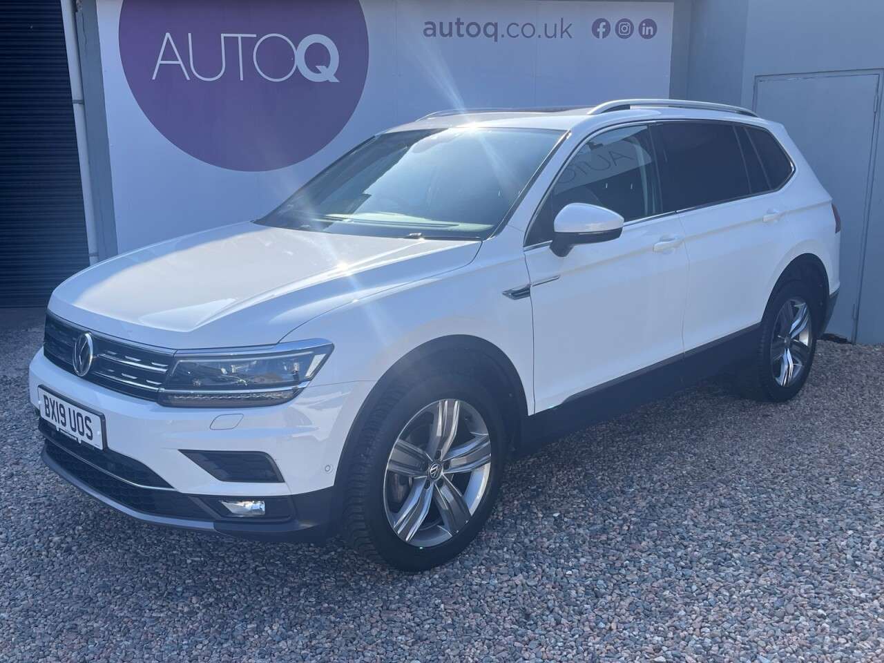 A 2019 VOLKSWAGEN TIGUAN ALLSPACE 2.0 TDI SEL SUV 5dr Diesel DSG Euro 6 (s/s) (150 ps) A 2019 VOLKSWAGEN TIGUAN ALLSPACE 2.0 TDI SEL SUV 5dr Diesel DSG Euro 6 (s/s) (150 ps)