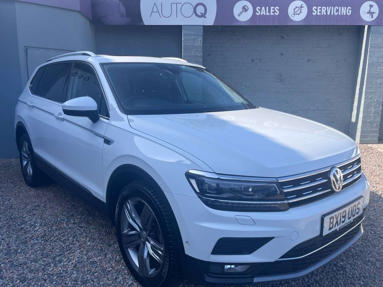 A 2019 VOLKSWAGEN TIGUAN ALLSPACE 2.0 TDI SEL SUV 5dr Diesel DSG Euro 6 (s/s) (150 ps) A 2019 VOLKSWAGEN TIGUAN ALLSPACE 2.0 TDI SEL SUV 5dr Diesel DSG Euro 6 (s/s) (150 ps)