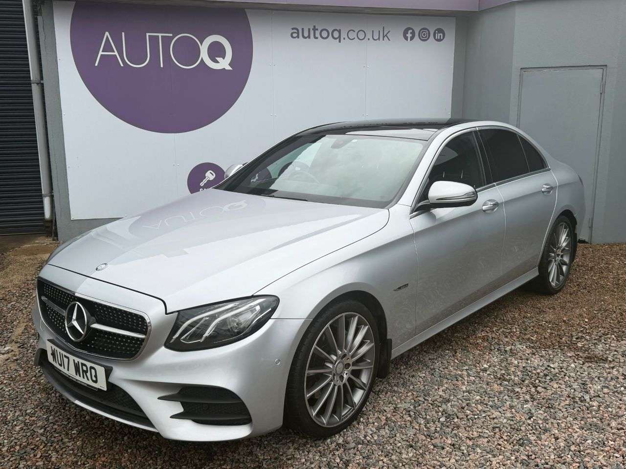 A 2017 MERCEDES-BENZ E-CLASS 2.0 E220d AMG Line (Premium) Saloon 4dr Diesel G-Tronic+ Euro 6 (s/s) (194 A 2017 MERCEDES-BENZ E-CLASS 2.0 E220d AMG Line (Premium) Saloon 4dr Diesel G-Tronic+ Euro 6 (s/s) (194