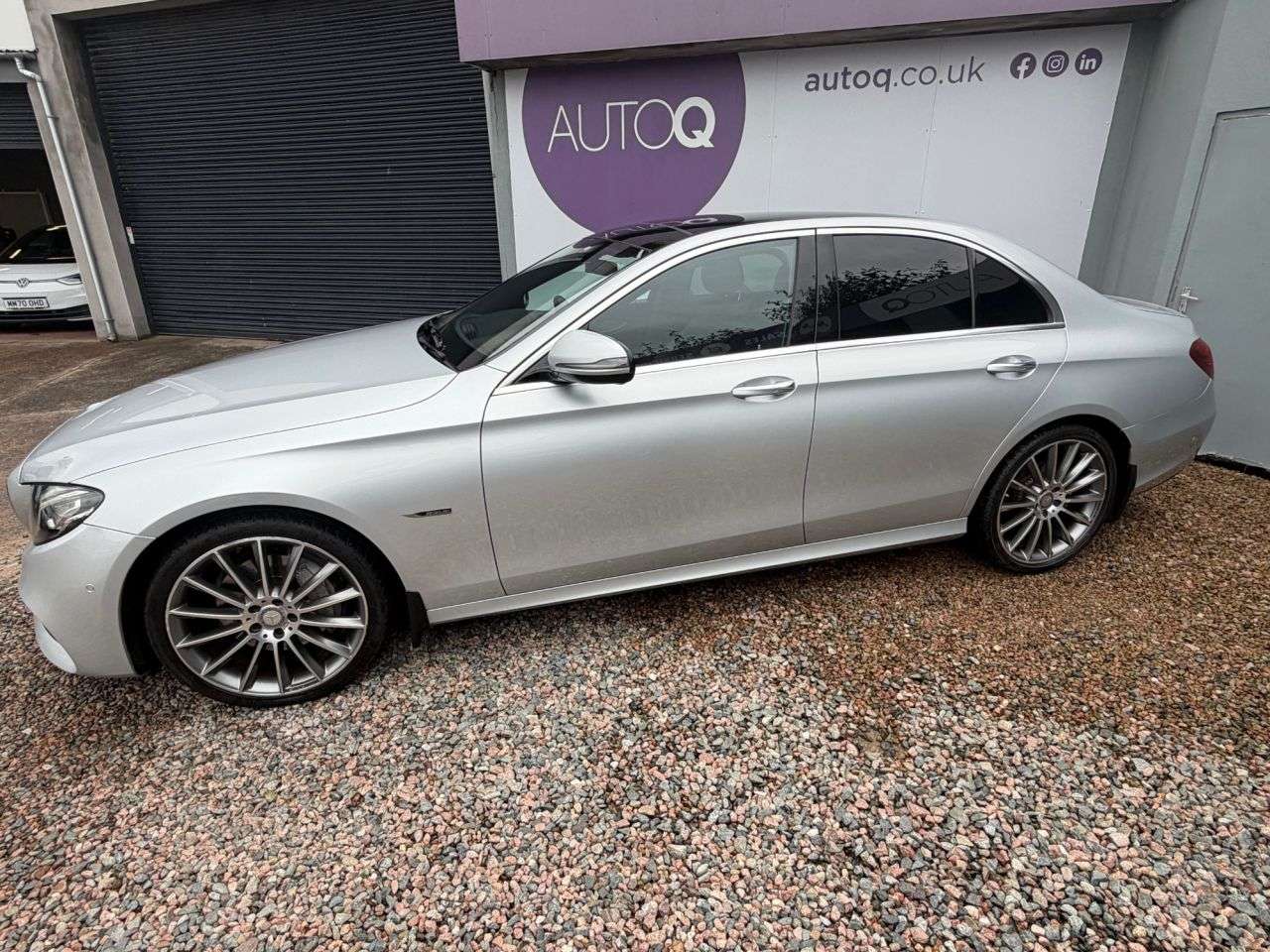 A 2017 MERCEDES-BENZ E-CLASS 2.0 E220d AMG Line (Premium) Saloon 4dr Diesel G-Tronic+ Euro 6 (s/s) (194 A 2017 MERCEDES-BENZ E-CLASS 2.0 E220d AMG Line (Premium) Saloon 4dr Diesel G-Tronic+ Euro 6 (s/s) (194