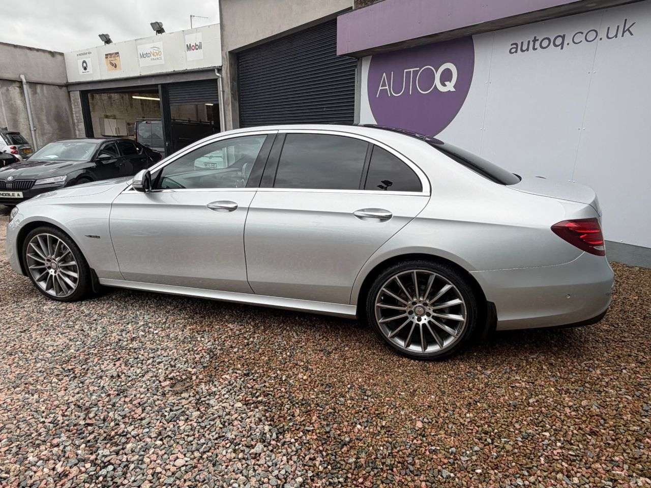 A 2017 MERCEDES-BENZ E-CLASS 2.0 E220d AMG Line (Premium) Saloon 4dr Diesel G-Tronic+ Euro 6 (s/s) (194 A 2017 MERCEDES-BENZ E-CLASS 2.0 E220d AMG Line (Premium) Saloon 4dr Diesel G-Tronic+ Euro 6 (s/s) (194