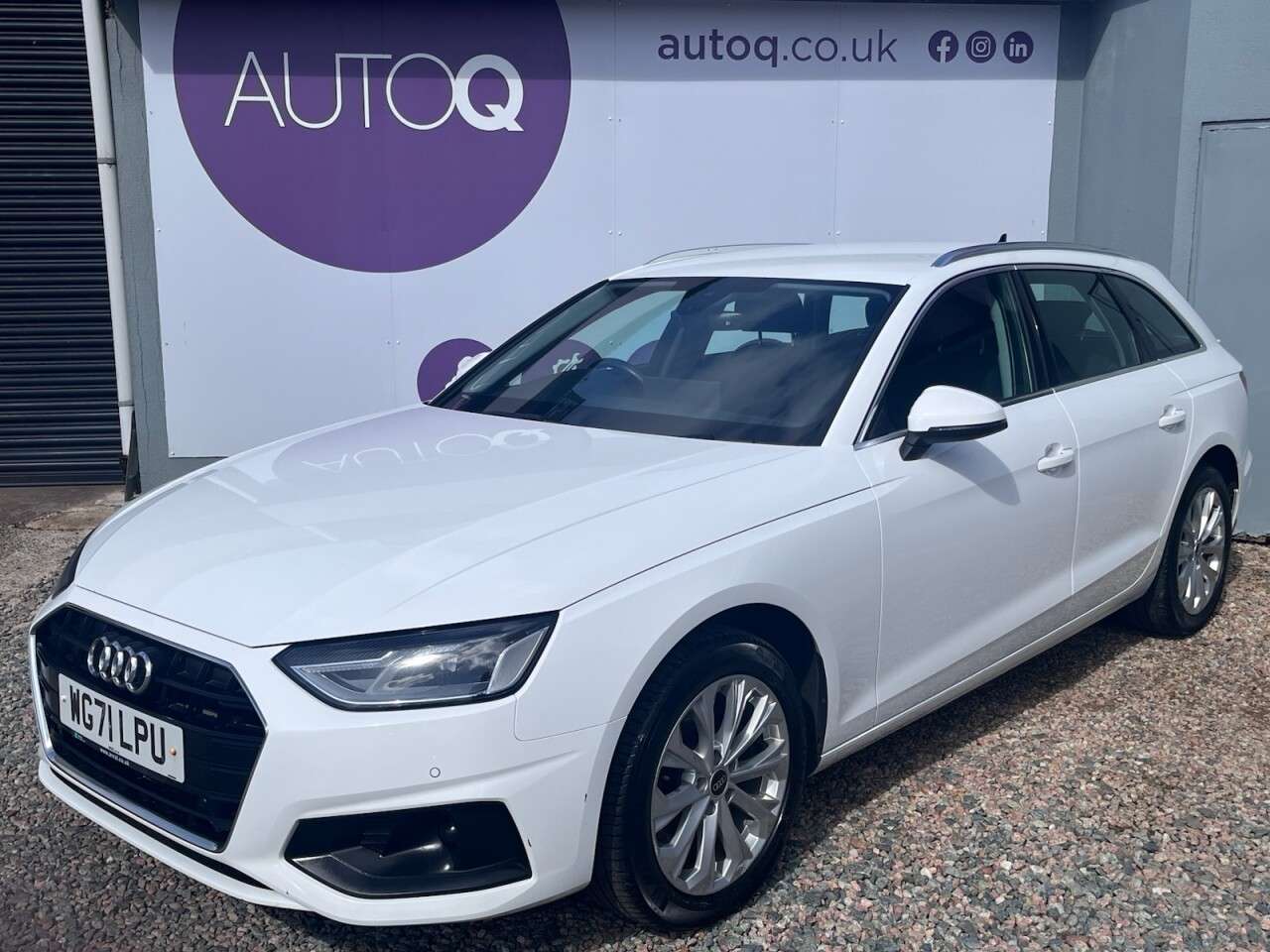 A 2022 AUDI A4 AVANT 2.0 TDI 30 Technik Estate 5dr Diesel S Tronic Euro 6 (s/s) (136 ps) A 2022 AUDI A4 AVANT 2.0 TDI 30 Technik Estate 5dr Diesel S Tronic Euro 6 (s/s) (136 ps)