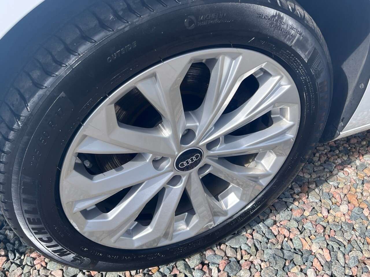 A 2022 AUDI A4 AVANT 2.0 TDI 30 Technik Estate 5dr Diesel S Tronic Euro 6 (s/s) (136 ps) A 2022 AUDI A4 AVANT 2.0 TDI 30 Technik Estate 5dr Diesel S Tronic Euro 6 (s/s) (136 ps)