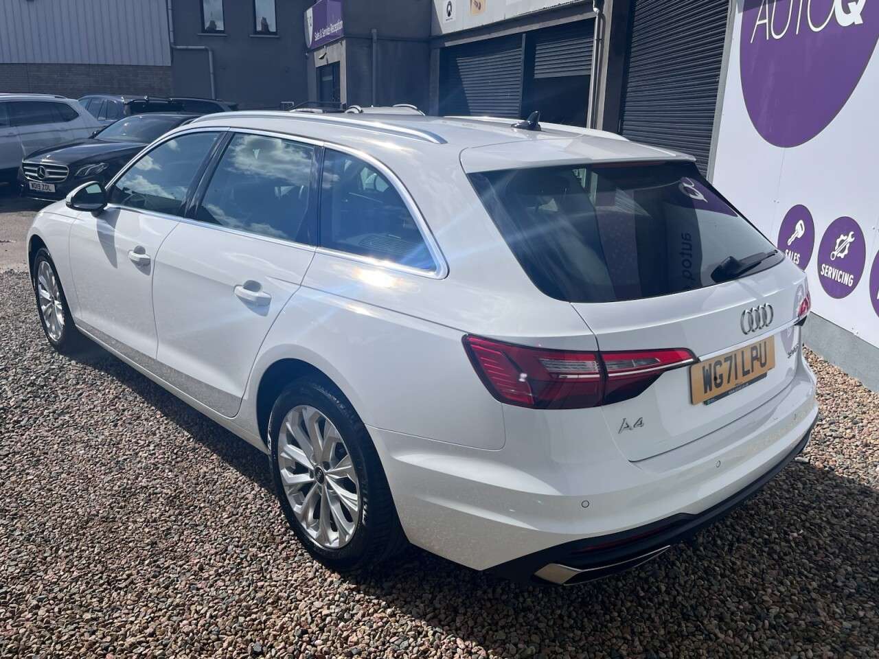 A 2022 AUDI A4 AVANT 2.0 TDI 30 Technik Estate 5dr Diesel S Tronic Euro 6 (s/s) (136 ps) A 2022 AUDI A4 AVANT 2.0 TDI 30 Technik Estate 5dr Diesel S Tronic Euro 6 (s/s) (136 ps)