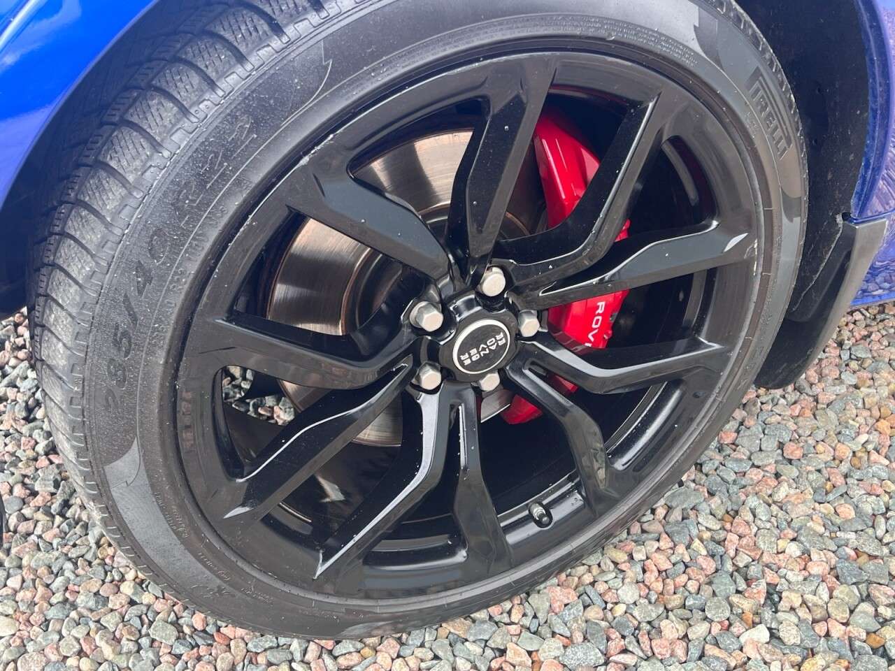 A 2019 LAND ROVER RANGE ROVER SPORT 5.0 P575 V8 GPF SVR SUV 5dr Petrol Auto 4WD Euro 6 (s/s) (575 ps) A 2019 LAND ROVER RANGE ROVER SPORT 5.0 P575 V8 GPF SVR SUV 5dr Petrol Auto 4WD Euro 6 (s/s) (575 ps)