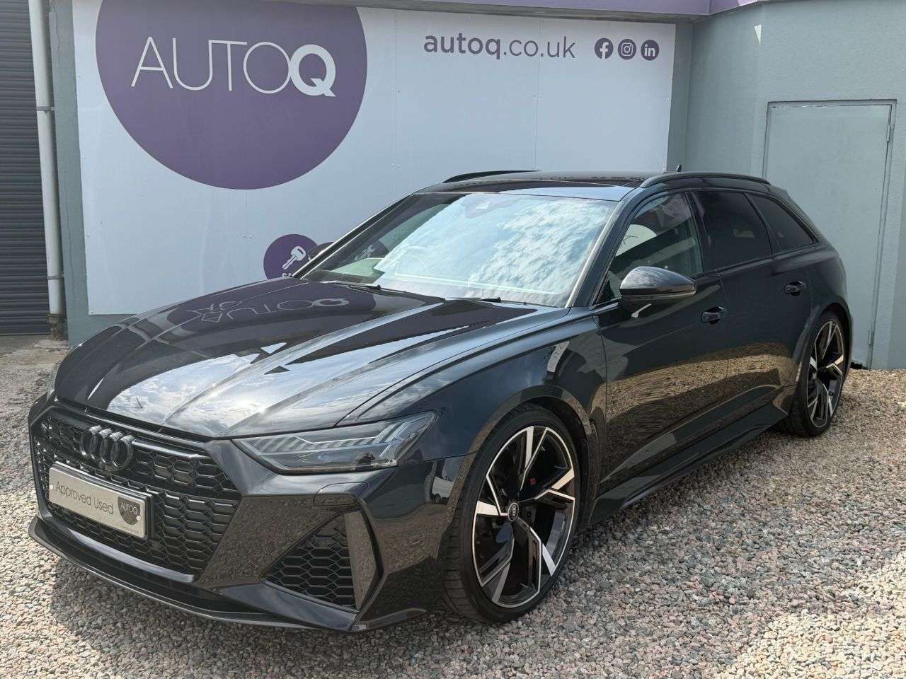 A 2021 AUDI RS6 AVANT 4.0 TFSI V8 Carbon Black Estate 5dr Petrol Tiptronic quattro Euro 6 (s/s) ( A 2021 AUDI RS6 AVANT 4.0 TFSI V8 Carbon Black Estate 5dr Petrol Tiptronic quattro Euro 6 (s/s) (