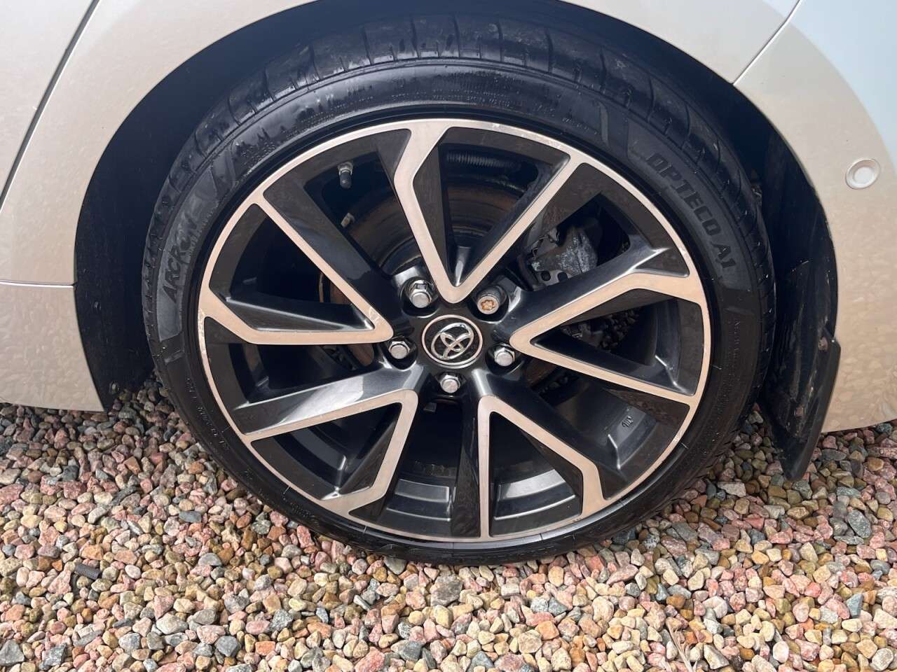 A 2019 TOYOTA COROLLA 2.0 VVT-h Excel Hatchback 5dr Petrol Hybrid CVT Euro 6 (s/s) (184 ps) A 2019 TOYOTA COROLLA 2.0 VVT-h Excel Hatchback 5dr Petrol Hybrid CVT Euro 6 (s/s) (184 ps)