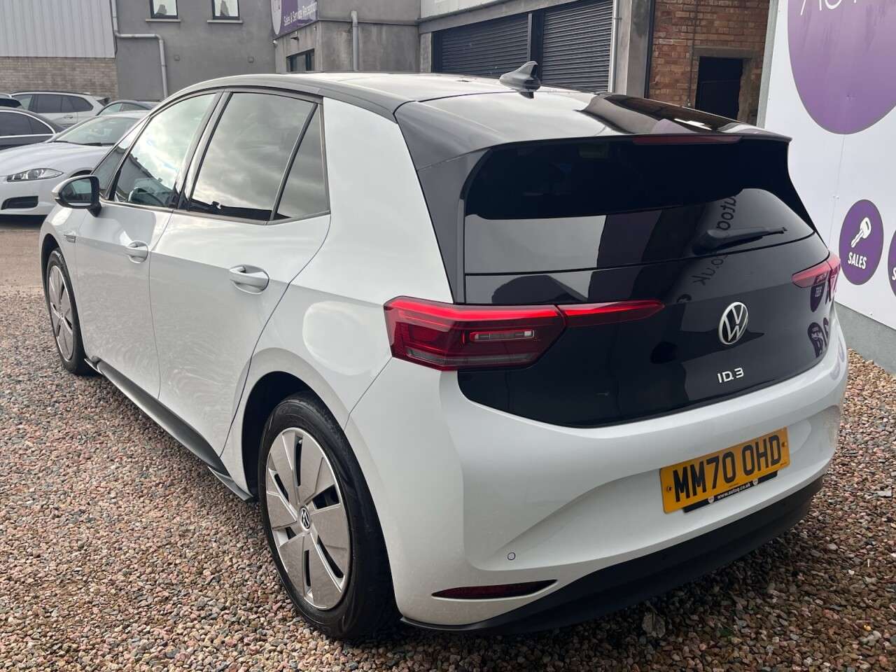 A 2020 VOLKSWAGEN ID.3 Pro Performance 58kWh Style Hatchback 5dr Electric Auto (204 ps) A 2020 VOLKSWAGEN ID.3 Pro Performance 58kWh Style Hatchback 5dr Electric Auto (204 ps)