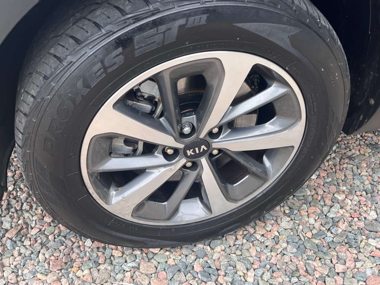 A 2019 KIA SORENTO 2.2 CRDi KX-2 SUV 5dr Diesel Auto AWD Euro 6 (s/s) (197 bhp) A 2019 KIA SORENTO 2.2 CRDi KX-2 SUV 5dr Diesel Auto AWD Euro 6 (s/s) (197 bhp)