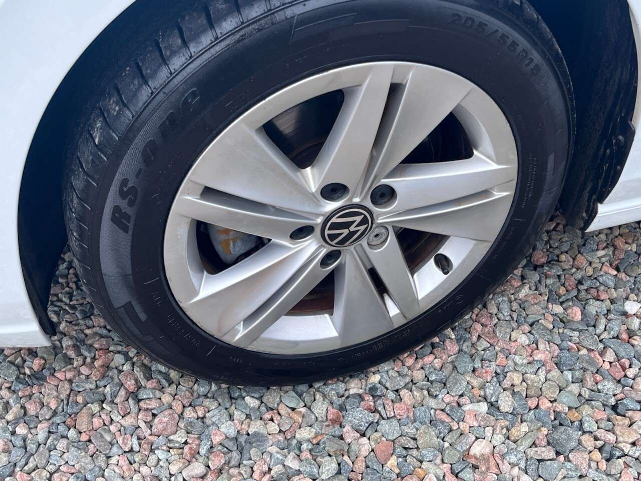 A 2021 VOLKSWAGEN GOLF 1.0 eTSI MHEV Life Hatchback 5dr Petrol Hybrid DSG Euro 6 (s/s) (110 ps) A 2021 VOLKSWAGEN GOLF 1.0 eTSI MHEV Life Hatchback 5dr Petrol Hybrid DSG Euro 6 (s/s) (110 ps)