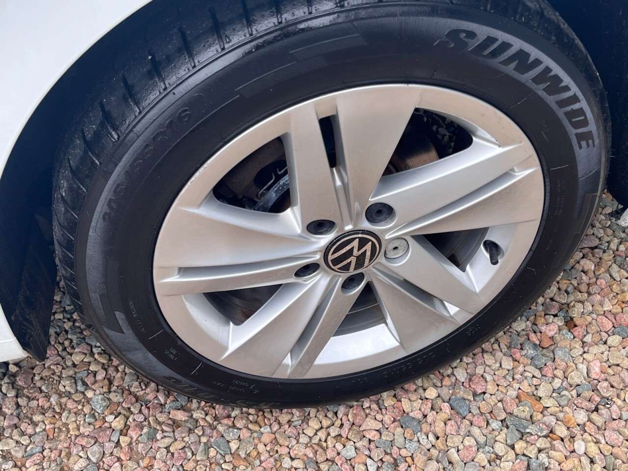 A 2021 VOLKSWAGEN GOLF 1.0 eTSI MHEV Life Hatchback 5dr Petrol Hybrid DSG Euro 6 (s/s) (110 ps) A 2021 VOLKSWAGEN GOLF 1.0 eTSI MHEV Life Hatchback 5dr Petrol Hybrid DSG Euro 6 (s/s) (110 ps)