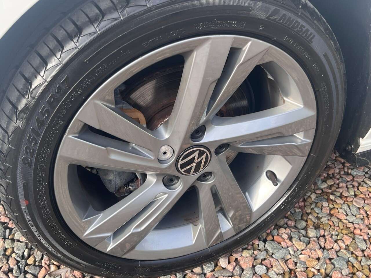 A 2023 VOLKSWAGEN GOLF 1.5 eTSI MHEV R-Line Hatchback 5dr Petrol Hybrid DSG Euro 6 (s/s) (150 ps) A 2023 VOLKSWAGEN GOLF 1.5 eTSI MHEV R-Line Hatchback 5dr Petrol Hybrid DSG Euro 6 (s/s) (150 ps)