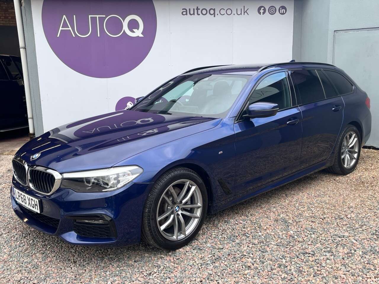 A 2018 BMW 5 SERIES 2.0 520d M Sport Touring 5dr Diesel Auto Euro 6 (s/s) (190 ps) A 2018 BMW 5 SERIES 2.0 520d M Sport Touring 5dr Diesel Auto Euro 6 (s/s) (190 ps)