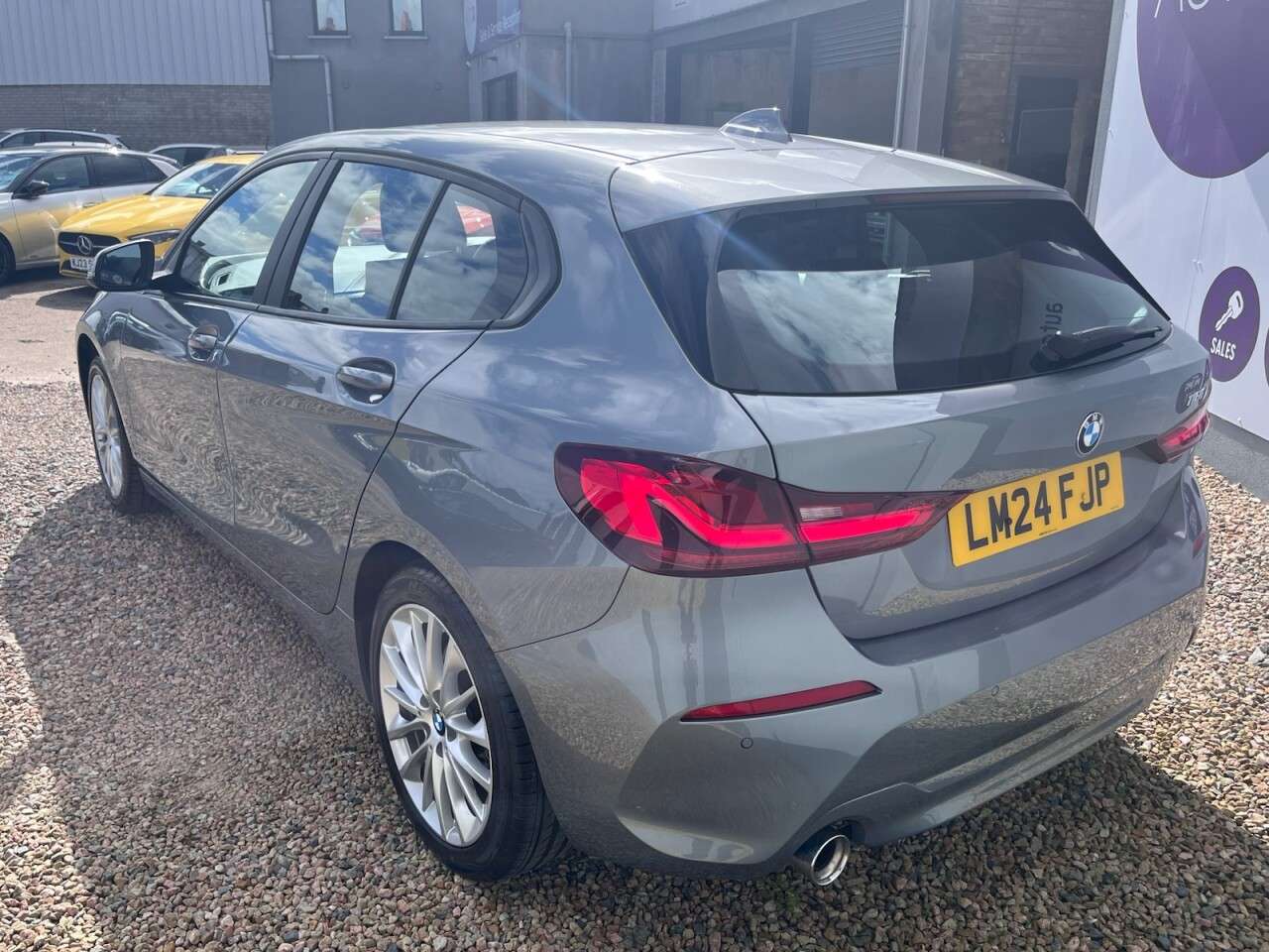 A 2024 BMW 1 SERIES 1.5 118i SE (LCP) Hatchback 5dr Petrol DCT Euro 6 (s/s) (136 ps) A 2024 BMW 1 SERIES 1.5 118i SE (LCP) Hatchback 5dr Petrol DCT Euro 6 (s/s) (136 ps)