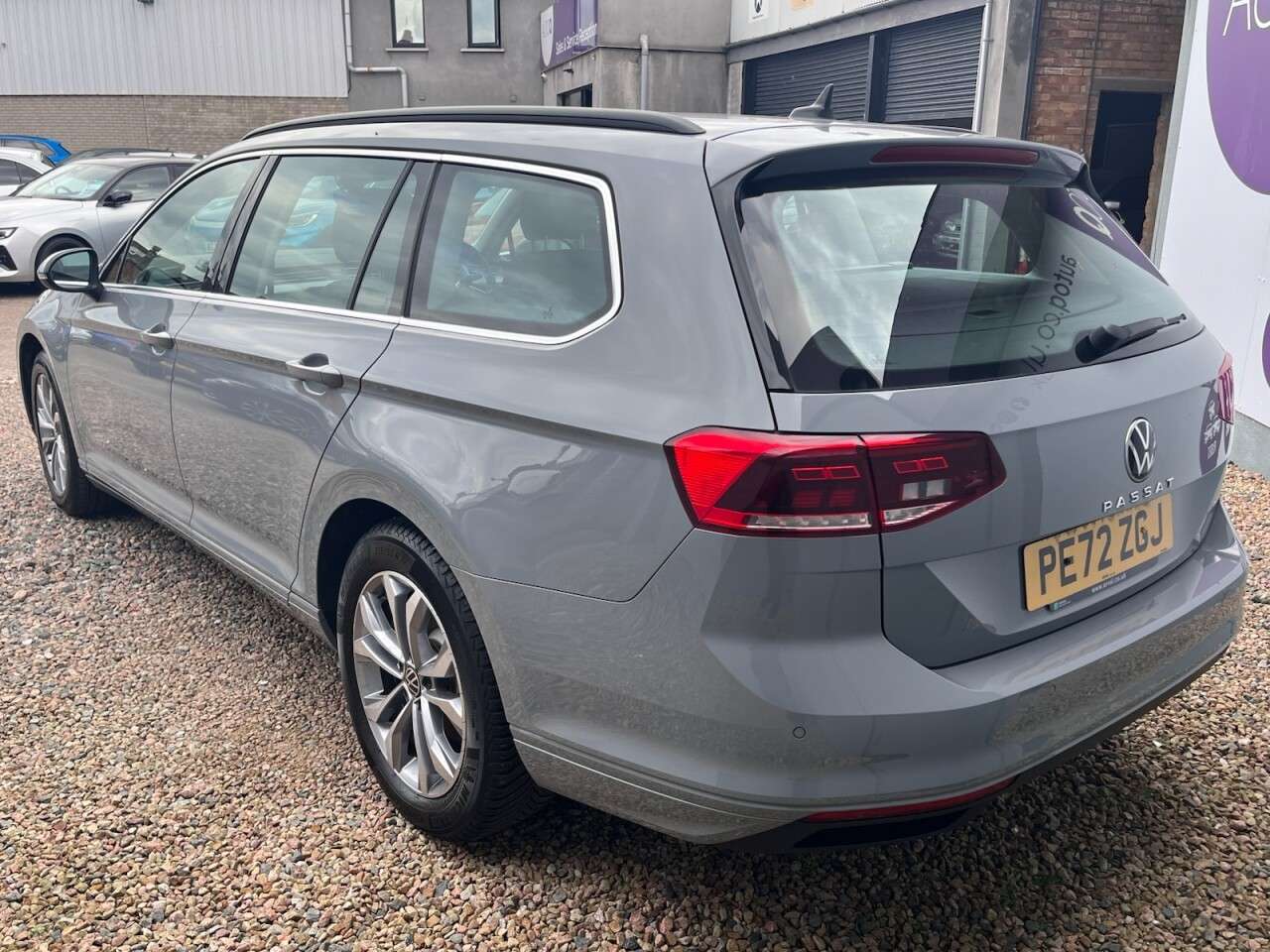 A 2022 VOLKSWAGEN PASSAT 2.0 TDI EVO SE Nav Estate 5dr Diesel DSG Euro 6 (s/s) (150 ps) A 2022 VOLKSWAGEN PASSAT 2.0 TDI EVO SE Nav Estate 5dr Diesel DSG Euro 6 (s/s) (150 ps)