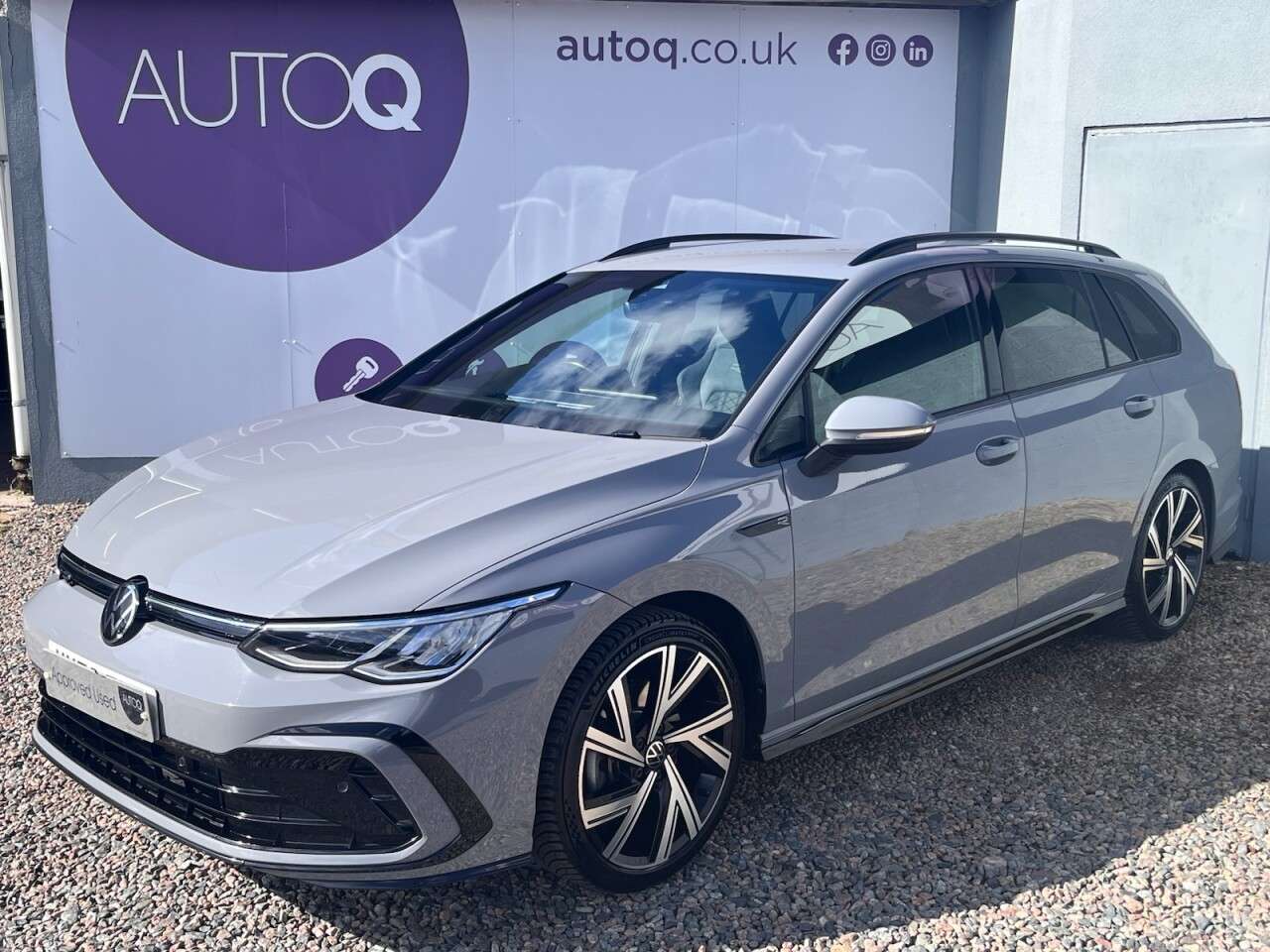 A 2022 VOLKSWAGEN GOLF 2.0 TDI R-Line Estate 5dr Diesel DSG Euro 6 (s/s) (150 ps) A 2022 VOLKSWAGEN GOLF 2.0 TDI R-Line Estate 5dr Diesel DSG Euro 6 (s/s) (150 ps)