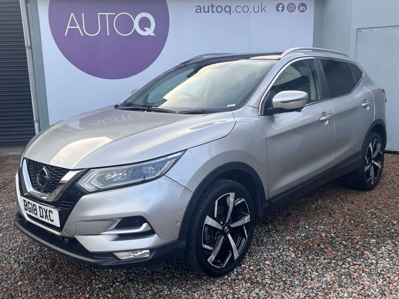 A 2018 NISSAN QASHQAI 1.2 DIG-T N-Connecta SUV 5dr Petrol Manual Euro 6 (s/s) (115 ps) A 2018 NISSAN QASHQAI 1.2 DIG-T N-Connecta SUV 5dr Petrol Manual Euro 6 (s/s) (115 ps)