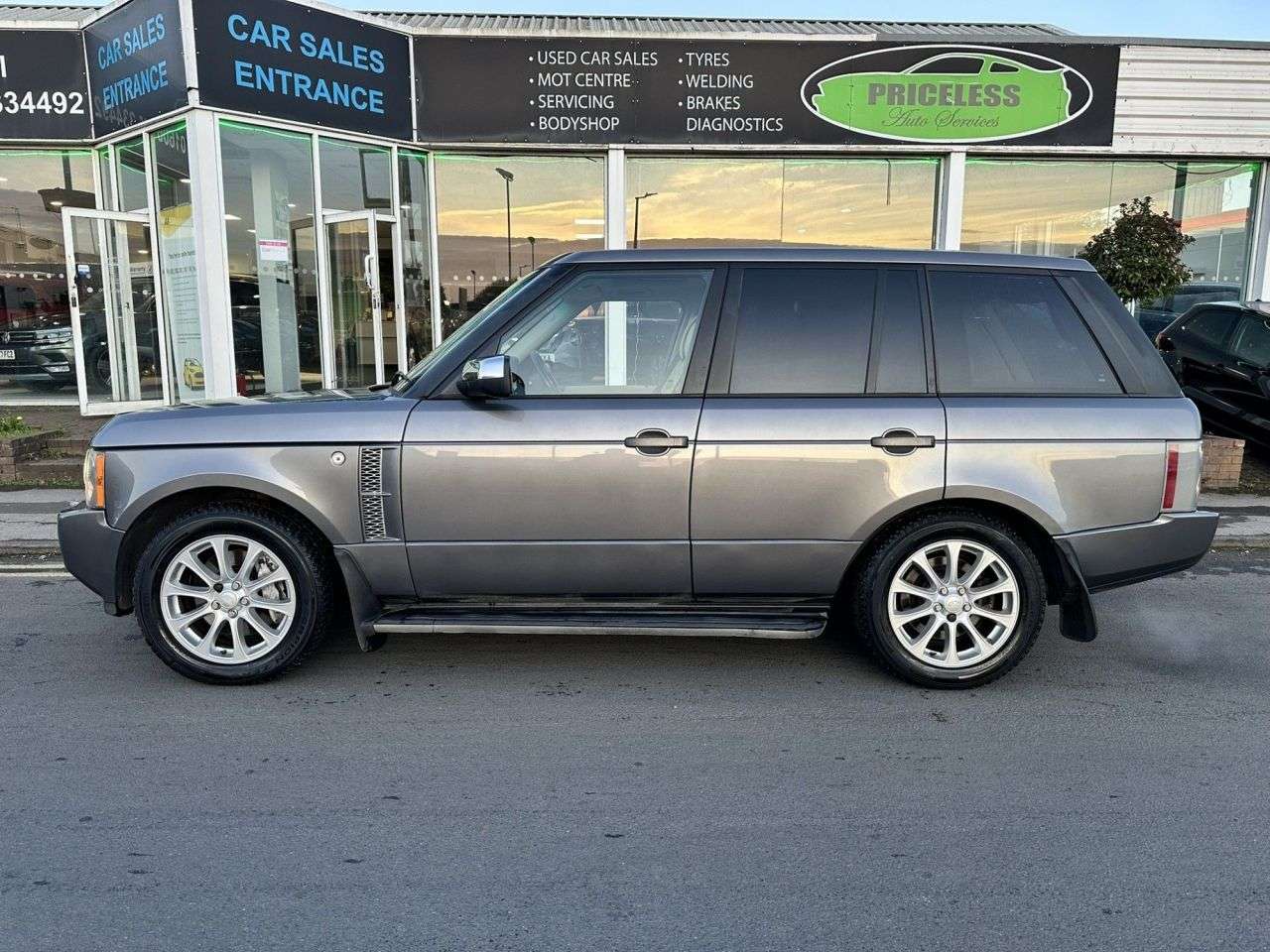 A 2006 LAND ROVER RANGE ROVER 3.6 TDV8 VOGUE 5d 272 BHP A 2006 LAND ROVER RANGE ROVER 3.6 TDV8 VOGUE 5d 272 BHP