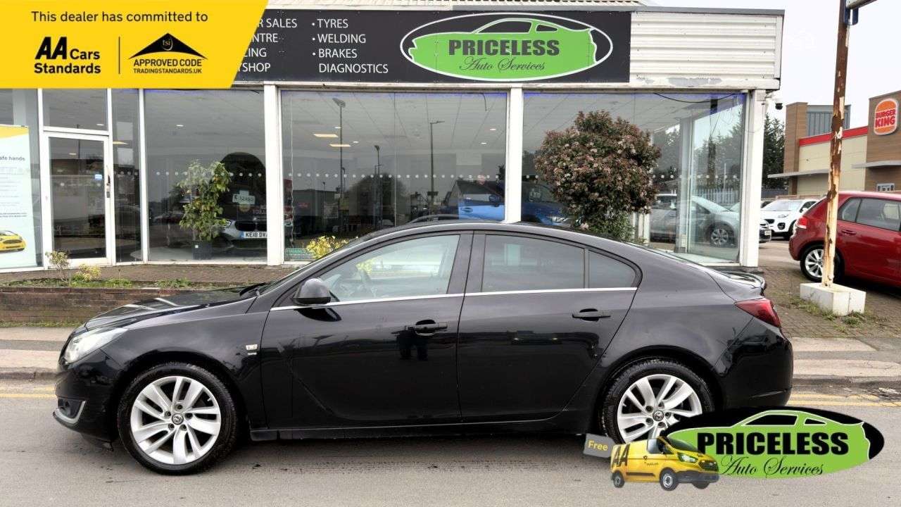 A 2017 VAUXHALL INSIGNIA 2.0 SRI NAV CDTI ECOFLEX S/S 5d 167 BHP A 2017 VAUXHALL INSIGNIA 2.0 SRI NAV CDTI ECOFLEX S/S 5d 167 BHP