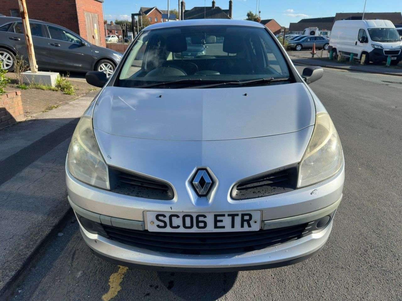 0 RENAULT CLIO 0 RENAULT CLIO
