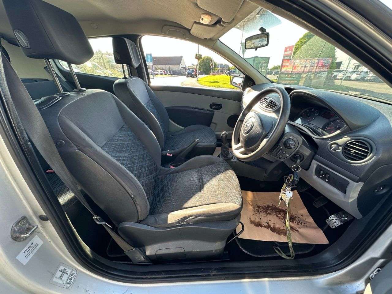 0 RENAULT CLIO 0 RENAULT CLIO