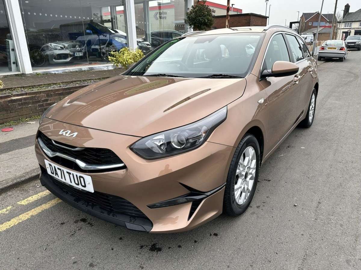 Check out this Kia Ceed 2021 Petrol Manual