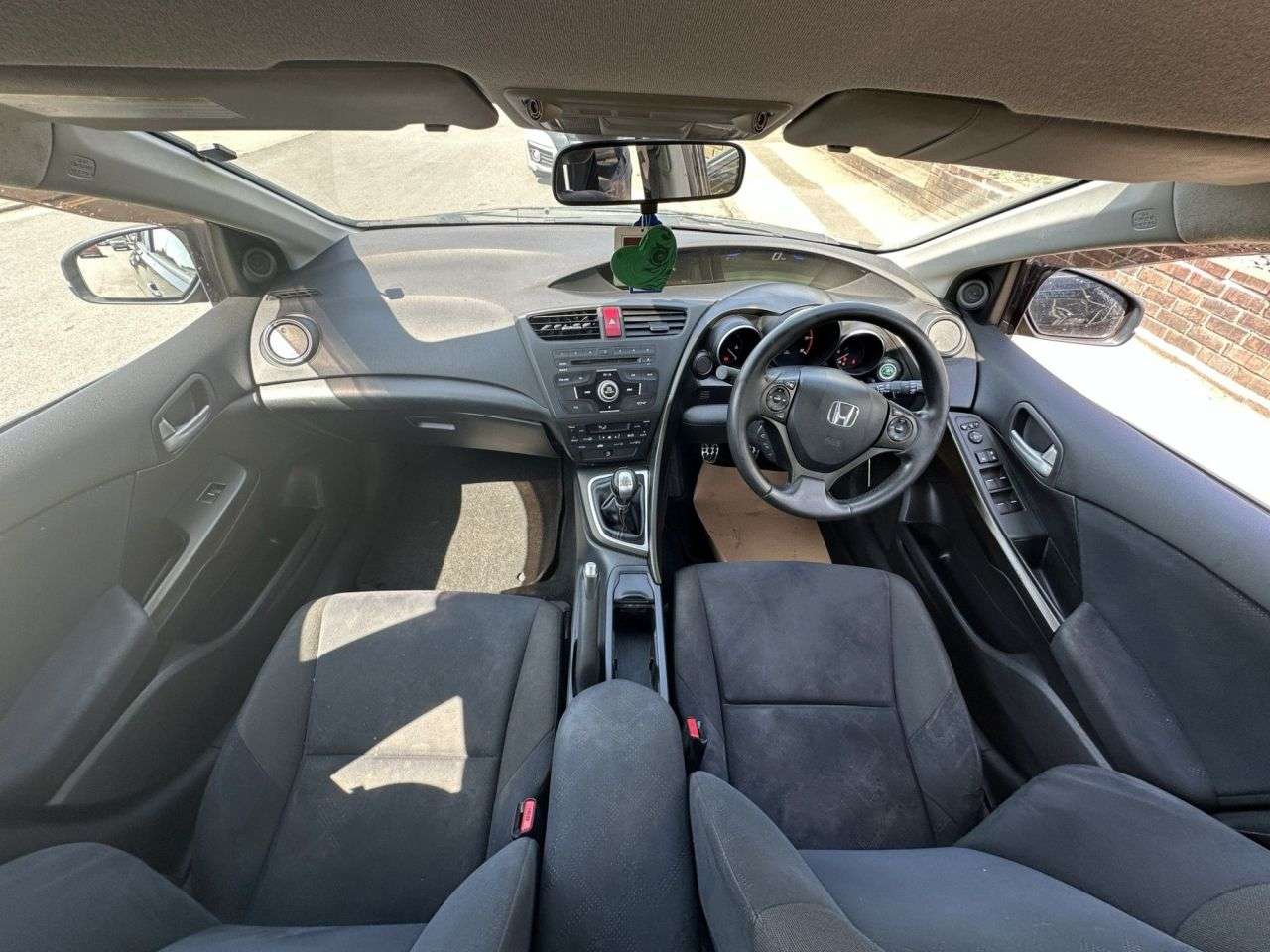 A 2012 HONDA CIVIC 2.2 i-DTEC ES Hatchback 5dr Diesel Manual Euro 5 (s/s) (150 ps) A 2012 HONDA CIVIC 2.2 i-DTEC ES Hatchback 5dr Diesel Manual Euro 5 (s/s) (150 ps)