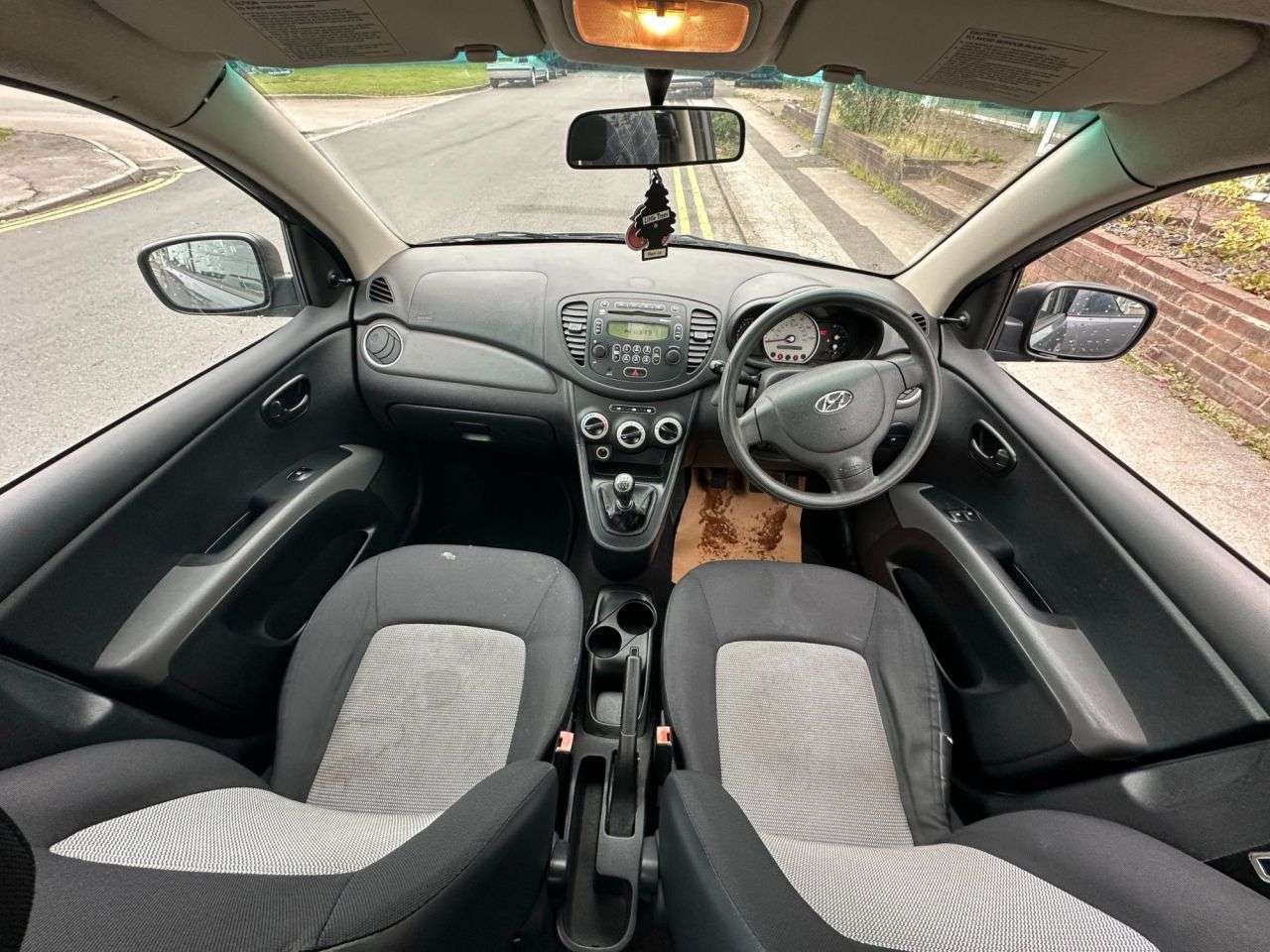 A 2010 HYUNDAI I10 1.2 Classic Hatchback 5dr Petrol Manual Euro 4 (77 bhp) A 2010 HYUNDAI I10 1.2 Classic Hatchback 5dr Petrol Manual Euro 4 (77 bhp)