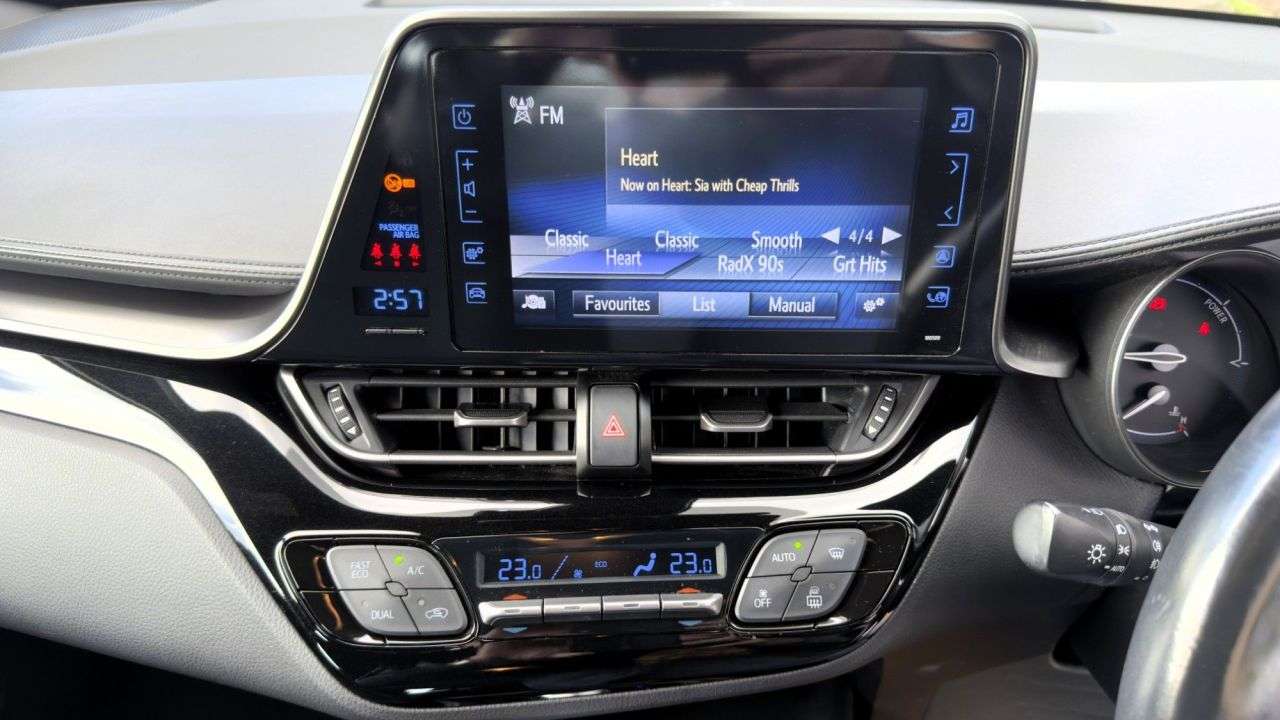 2018 TOYOTA C-HR 2018 TOYOTA C-HR