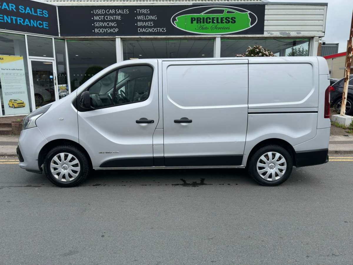 Check out this Renault Trafic 2015 Diesel Manual