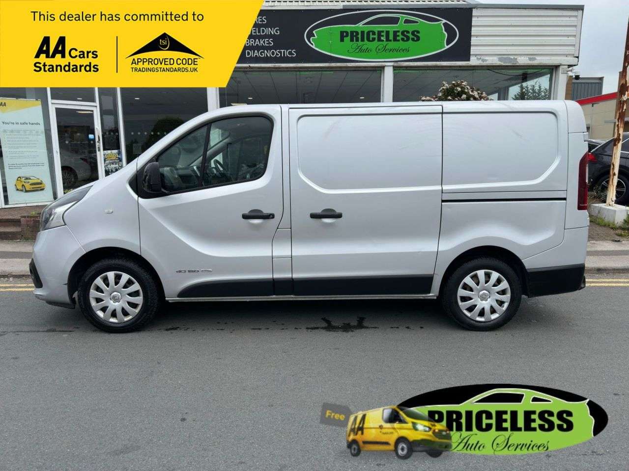 A 2015 RENAULT TRAFIC 1.6 dCi ENERGY 27 Business+ Panel Van 5dr Diesel Manual SWB Standard Roof E A 2015 RENAULT TRAFIC 1.6 dCi ENERGY 27 Business+ Panel Van 5dr Diesel Manual SWB Standard Roof E