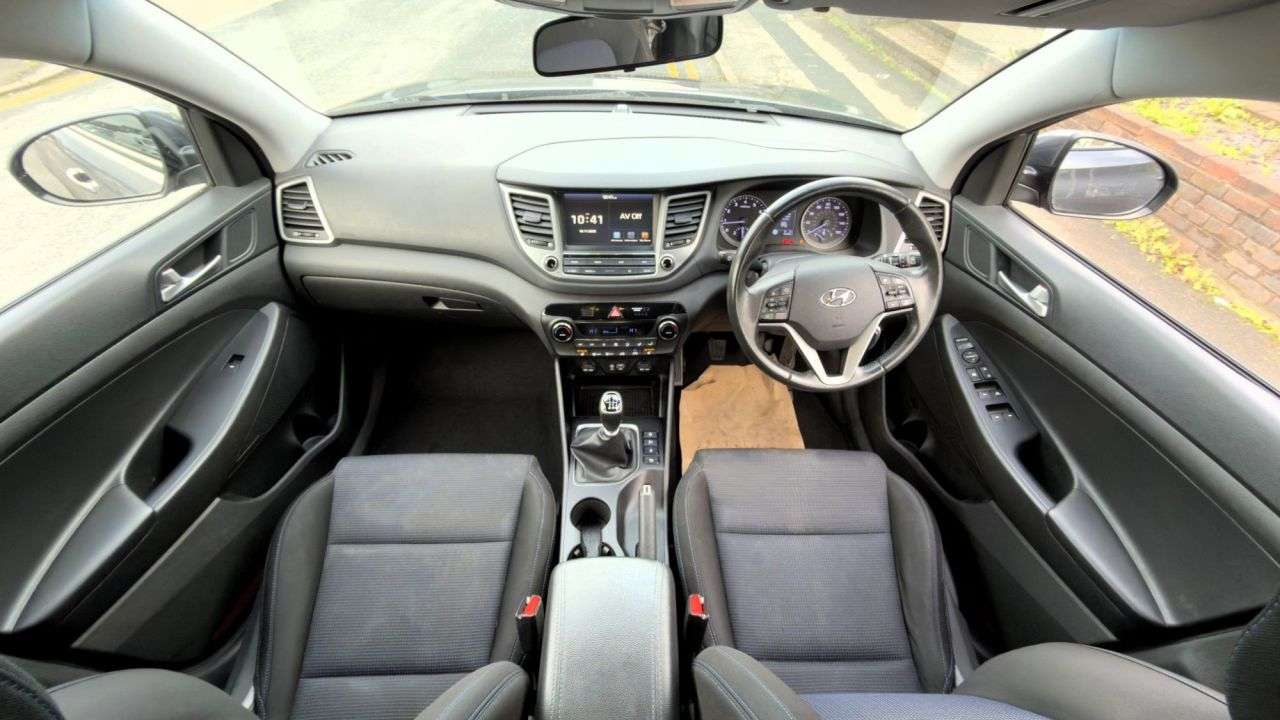 A 2018 HYUNDAI TUCSON 1.6 GDi Blue Drive SE Nav SUV 5dr Petrol Manual Euro 6 (s/s) (132 ps) ULEZ A 2018 HYUNDAI TUCSON 1.6 GDi Blue Drive SE Nav SUV 5dr Petrol Manual Euro 6 (s/s) (132 ps) ULEZ