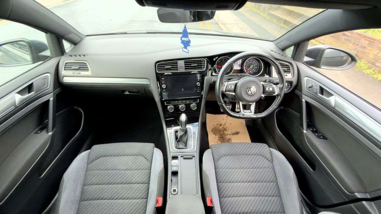 A 2018 VOLKSWAGEN GOLF AUTOMATIC 2.0 TDI R-Line Hatchback 5dr Diesel DSG Euro 6 (s/s) (150 ps) ULE A 2018 VOLKSWAGEN GOLF AUTOMATIC 2.0 TDI R-Line Hatchback 5dr Diesel DSG Euro 6 (s/s) (150 ps) ULE