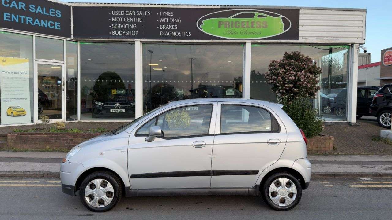 A 2010 CHEVROLET MATIZ 0.8 SE Hatchback 5dr Petrol Automatic (132 g/km, 51 bhp) A 2010 CHEVROLET MATIZ 0.8 SE Hatchback 5dr Petrol Automatic (132 g/km, 51 bhp)