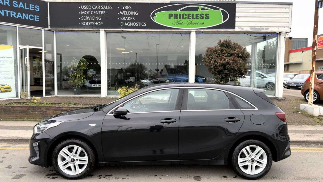 A 2020 KIA CEED 1.6 CRDi ECO 2 Hatchback 5dr Diesel Manual Euro 6 (s/s) (114 bhp) ULEZ (Ult A 2020 KIA CEED 1.6 CRDi ECO 2 Hatchback 5dr Diesel Manual Euro 6 (s/s) (114 bhp) ULEZ (Ult