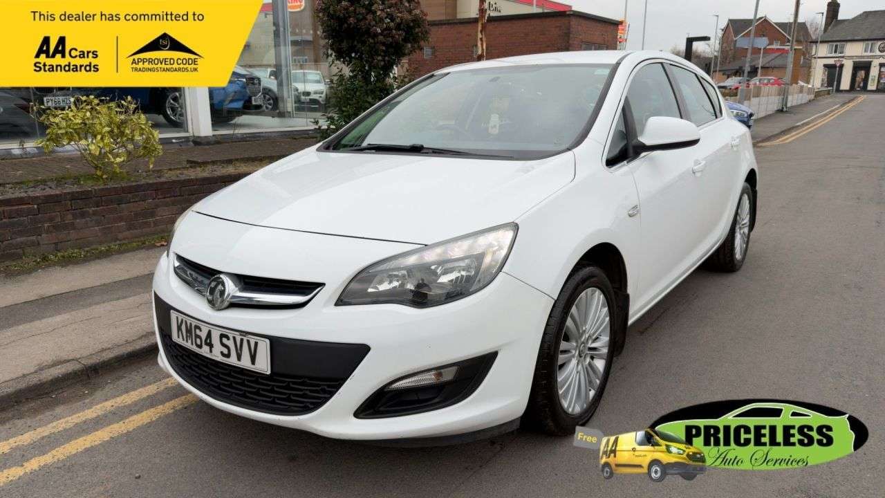 A 2014 VAUXHALL ASTRA 1.6 CDTi ecoFLEX Excite Hatchback 5dr Diesel Manual Euro 6 (s/s) (110 ps) A 2014 VAUXHALL ASTRA 1.6 CDTi ecoFLEX Excite Hatchback 5dr Diesel Manual Euro 6 (s/s) (110 ps)