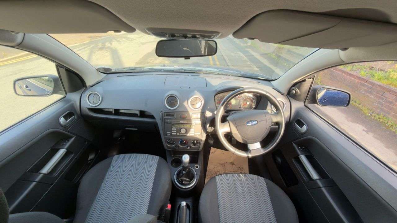 A 2007 FORD FUSION 1.6 Plus Hatchback 5dr Petrol Manual (154 g/km, 99 bhp) A 2007 FORD FUSION 1.6 Plus Hatchback 5dr Petrol Manual (154 g/km, 99 bhp)