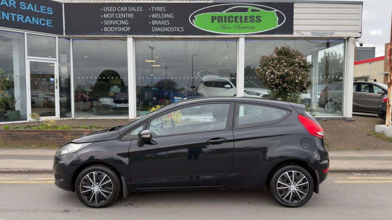 A 2010 FORD FIESTA 1.25 Edge Hatchback 3dr Petrol Manual (129 g/km, 81 bhp) A 2010 FORD FIESTA 1.25 Edge Hatchback 3dr Petrol Manual (129 g/km, 81 bhp)