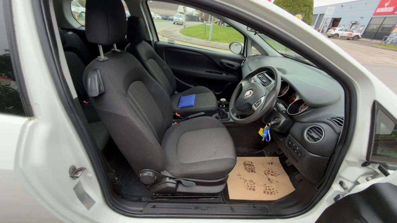 2015 FIAT PUNTO 2015 FIAT PUNTO