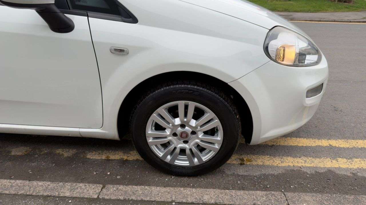 2015 FIAT PUNTO 2015 FIAT PUNTO