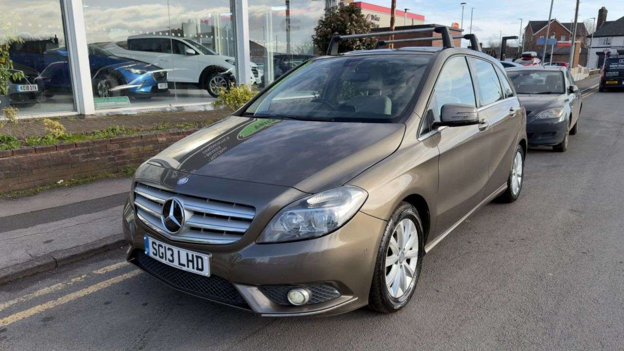 A 2013 MERCEDES-BENZ B-CLASS 1.6 B180 BlueEfficiency SE MPV 5dr Petrol 7G-DCT Euro 5 (s/s) (122 ps) A 2013 MERCEDES-BENZ B-CLASS 1.6 B180 BlueEfficiency SE MPV 5dr Petrol 7G-DCT Euro 5 (s/s) (122 ps)