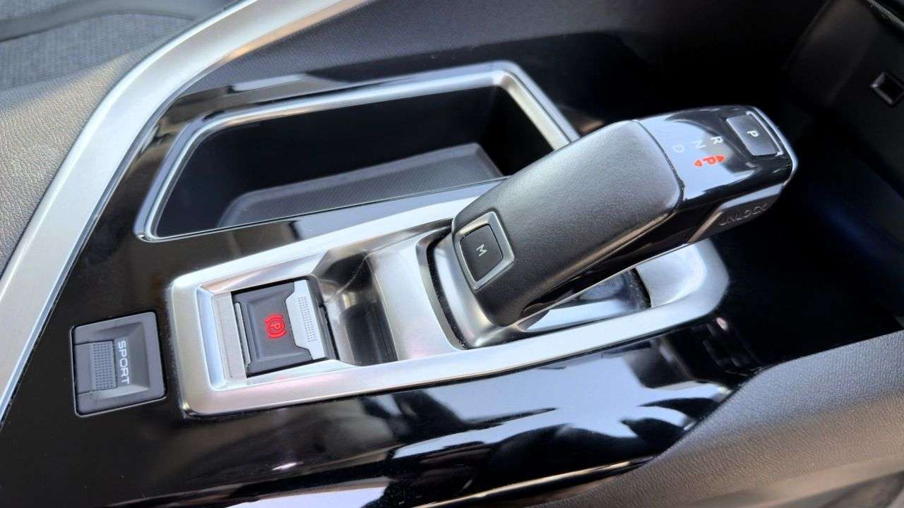 2019 PEUGEOT 3008 2019 PEUGEOT 3008