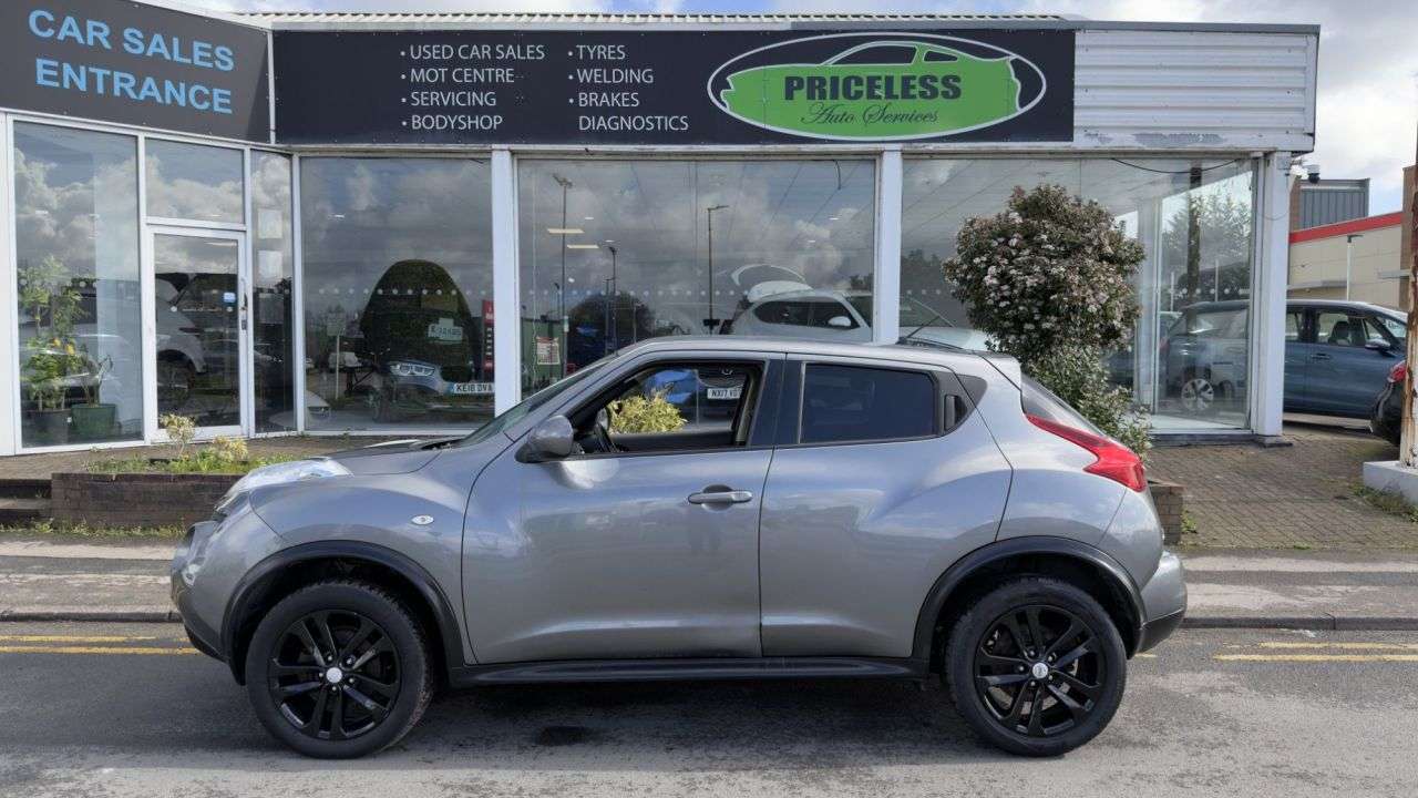 A 2011 NISSAN JUKE 1.5 dCi 8v Acenta Sport SUV 5dr Diesel Manual Euro 5 (110 ps) A 2011 NISSAN JUKE 1.5 dCi 8v Acenta Sport SUV 5dr Diesel Manual Euro 5 (110 ps)