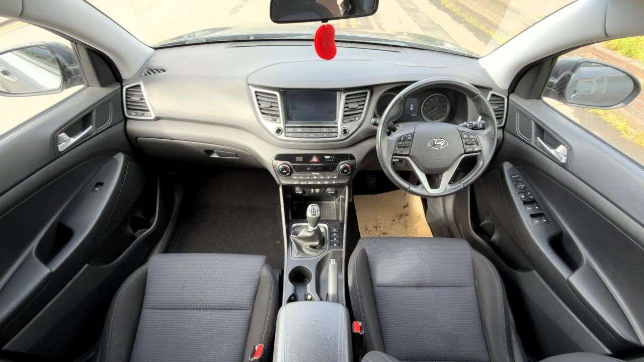 A 2016 HYUNDAI TUCSON 1.7 CRDi Blue Drive SE Nav SUV 5dr Diesel Manual Euro 6 (s/s) (116 ps) ULEZ A 2016 HYUNDAI TUCSON 1.7 CRDi Blue Drive SE Nav SUV 5dr Diesel Manual Euro 6 (s/s) (116 ps) ULEZ