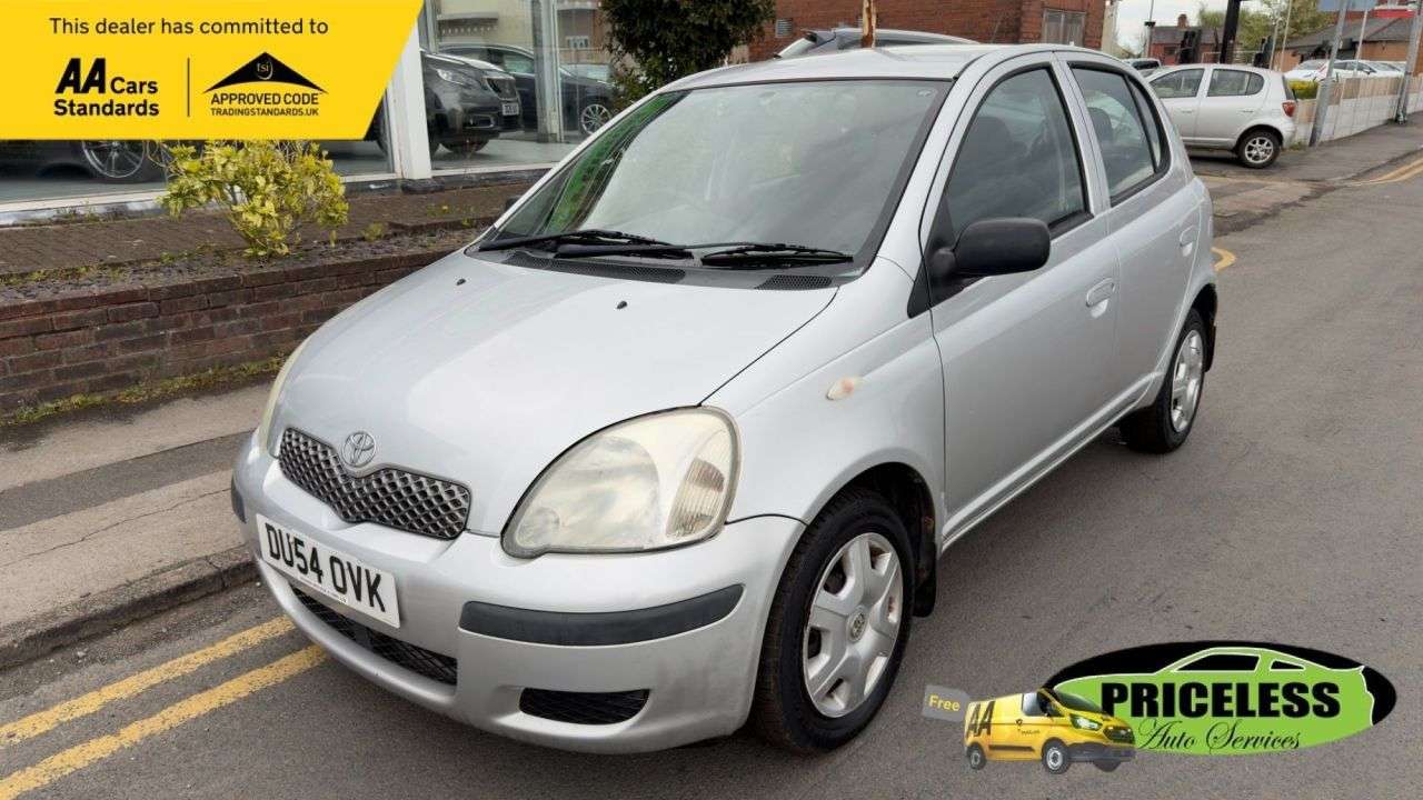 A 2004 TOYOTA YARIS 1.0 VVT-i T3 Hatchback 5dr Petrol Manual (134 g/km, 67 bhp) A 2004 TOYOTA YARIS 1.0 VVT-i T3 Hatchback 5dr Petrol Manual (134 g/km, 67 bhp)