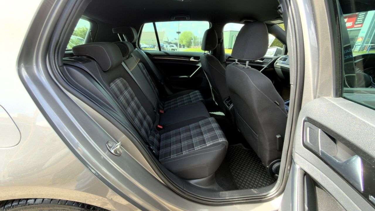 2017 VOLKSWAGEN GOLF 2017 VOLKSWAGEN GOLF